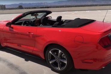 Video: 2015 Ford Mustang EcoBoost Convertible - Soft Top Open/Close