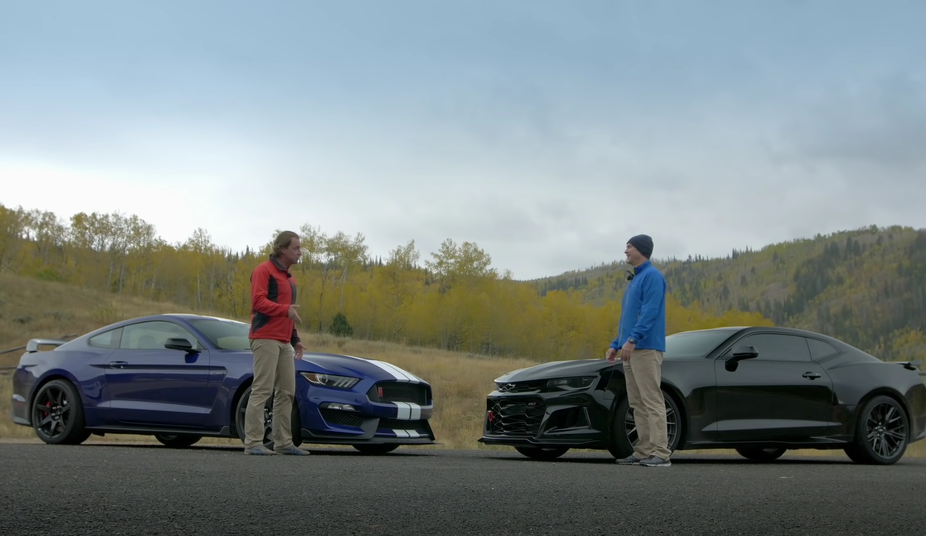 Video: 2019 Ford Mustang Shelby GT350R vs Camaro ZL1 - Rivalry