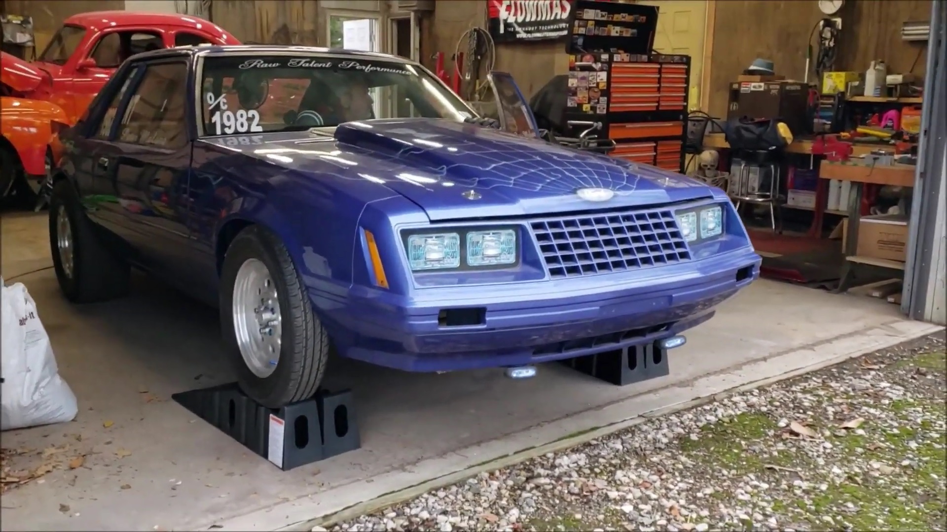 Video: 1982 Ford Mustang With 840+ Horsepower Engine Sound