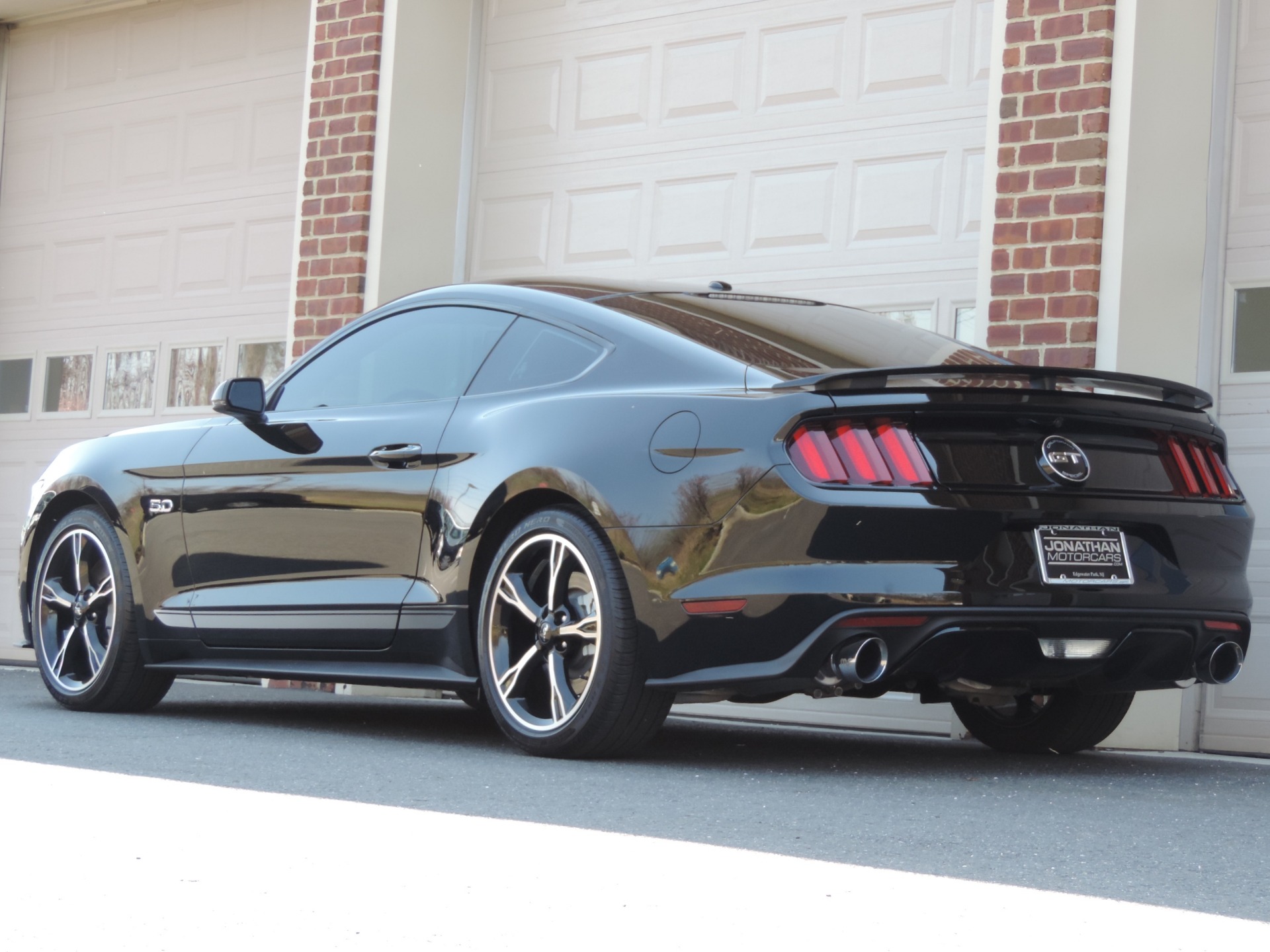 2017 Ford Mustang GT/CS California Special Wallpapers