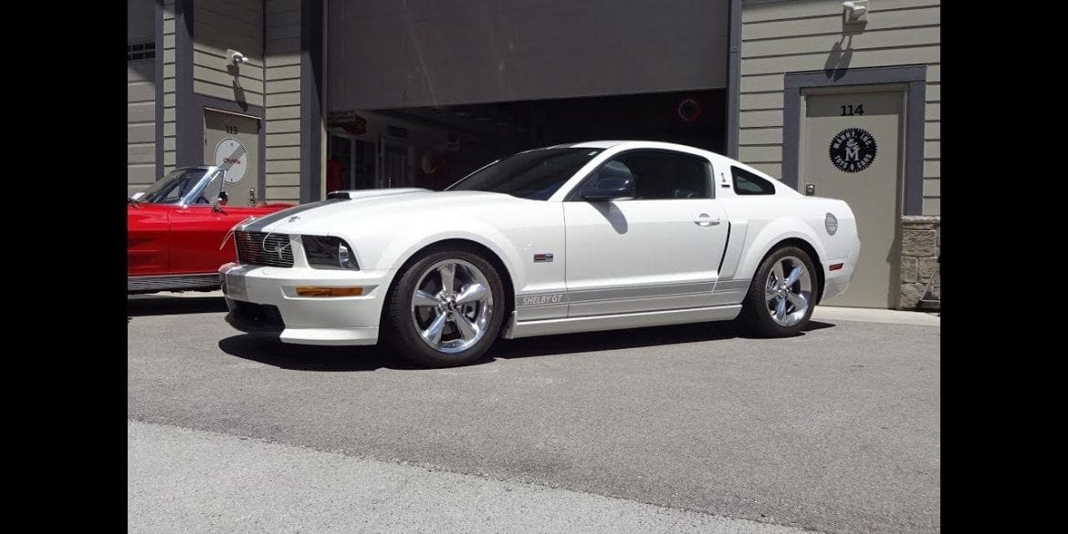 Video: 2007 Ford Mustang Shelby GT Engine Sound