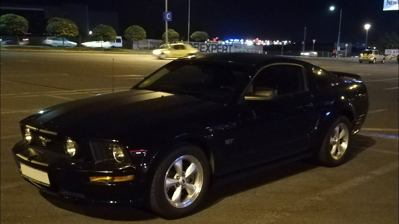 Video: Driving At Night In A 2008 Ford Mustang GT