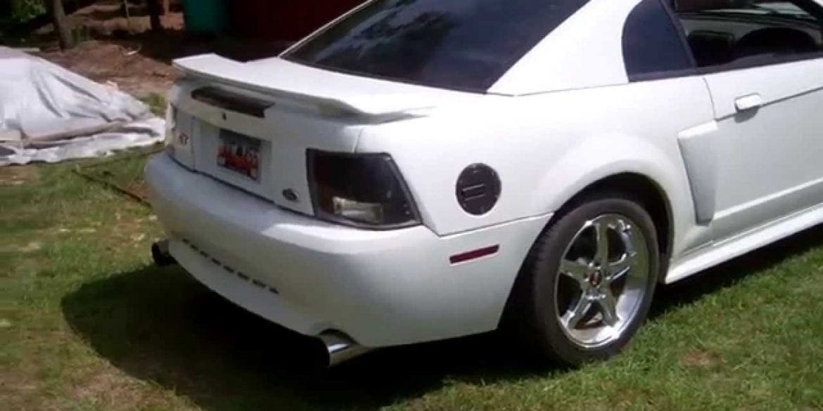 Videos: 2001 Ford Mustang GT Idle Exhaust Sound