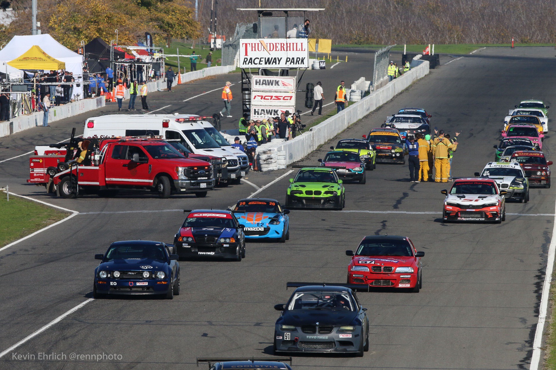 Two lines of cars on track for Thunderhill 2021