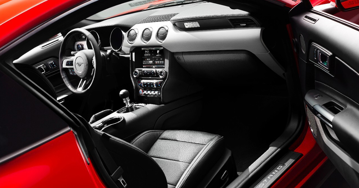 Sixth-gen Ford Mustang Interior