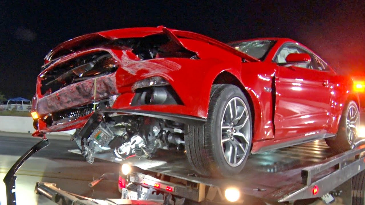 2015 Mustang Crashes On A Drag Race