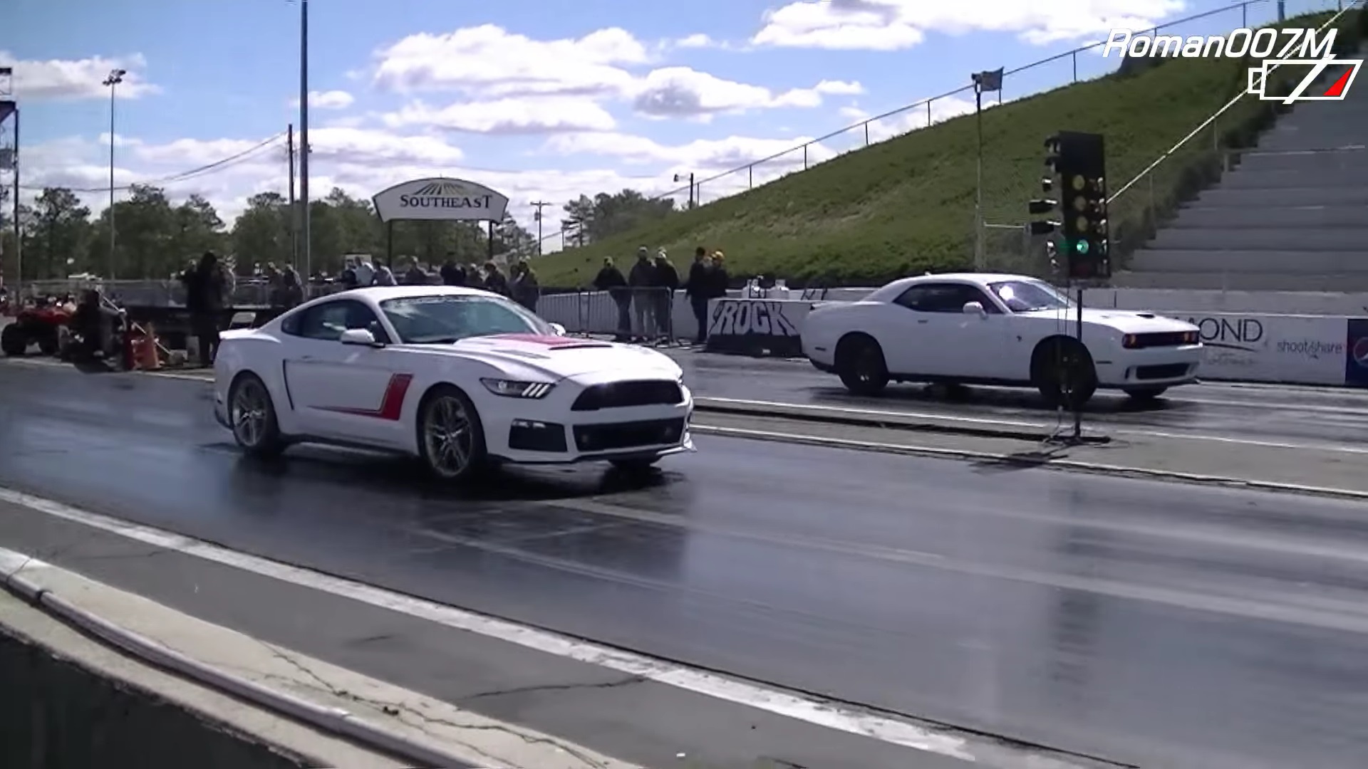 Roush Mustang Stage 3 vs Dodge Challenger Hellcat