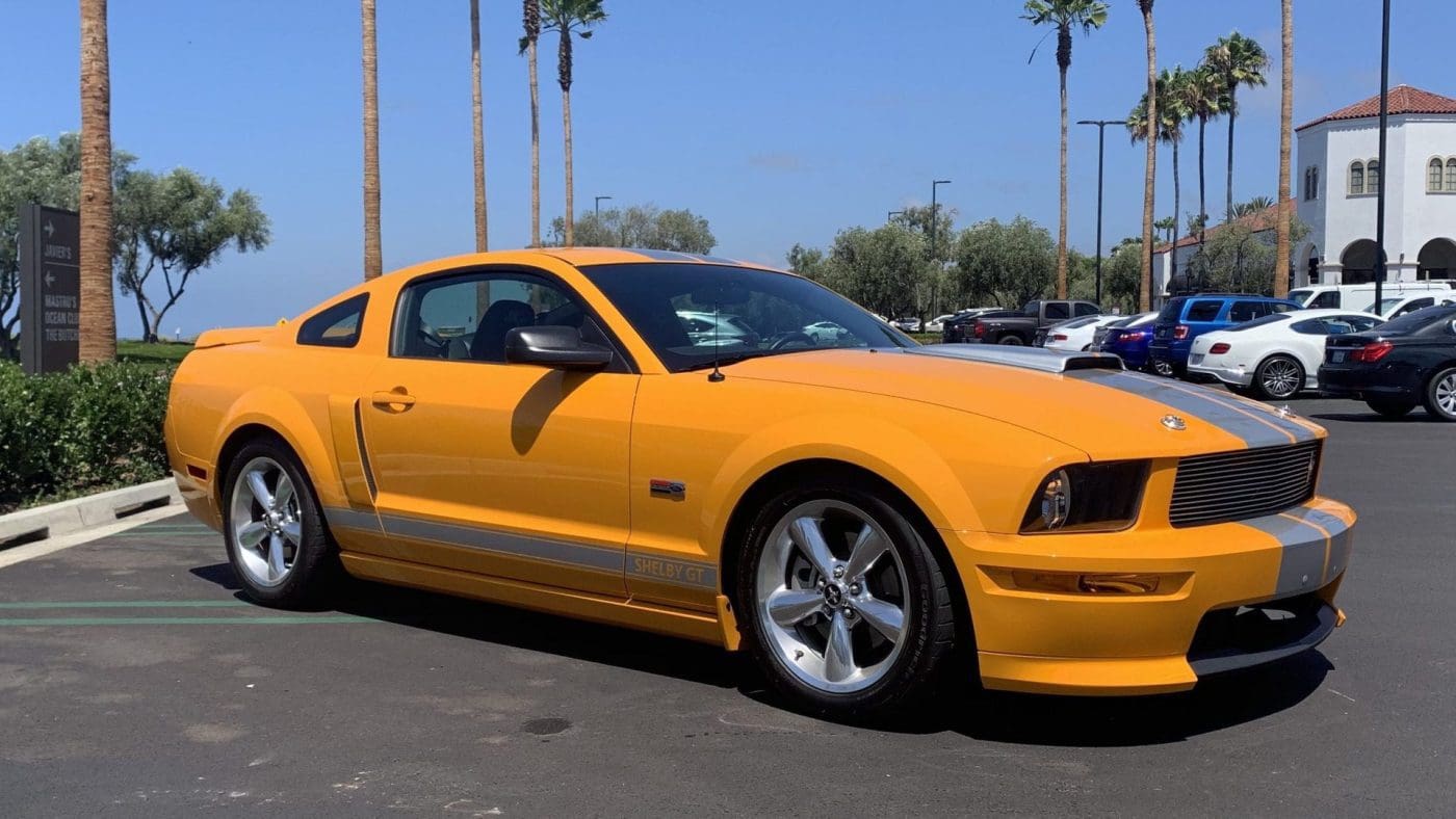 2005-2009 Ford Mustang S197 retro-inspired design revival