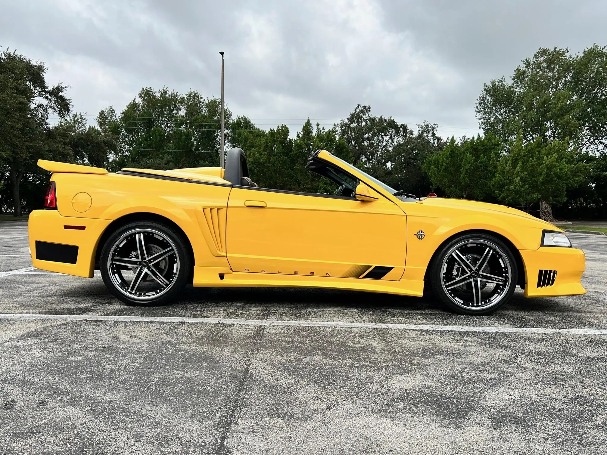 1999 Ford Mustang GT Convertible 35th Anniversary