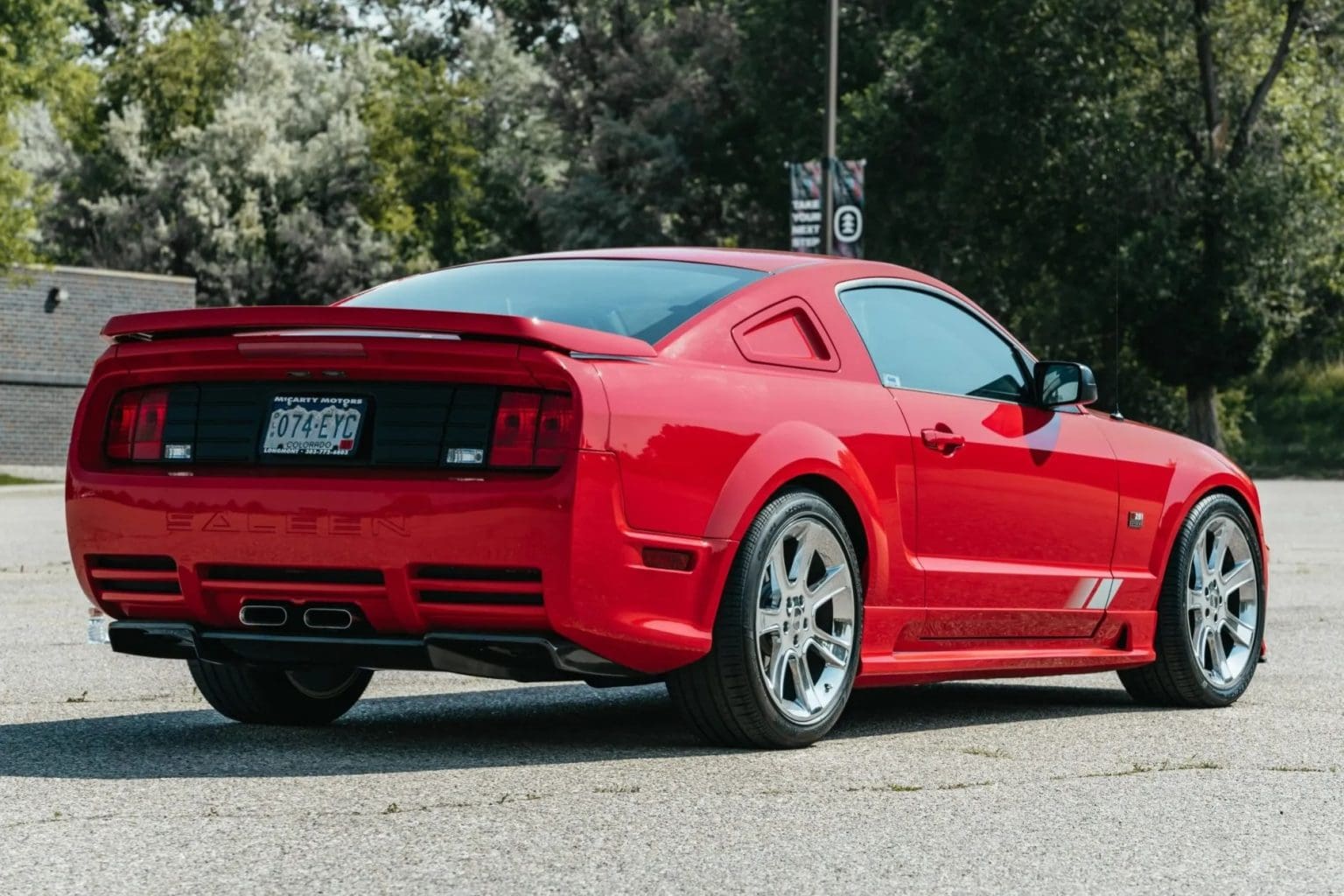 AUTOart 2007 Ford Mustang Saleen S281 Extreme – Voiture De Sport Rouge Moulée Sous Pression, échelle 1:18, Collection AutoArt
